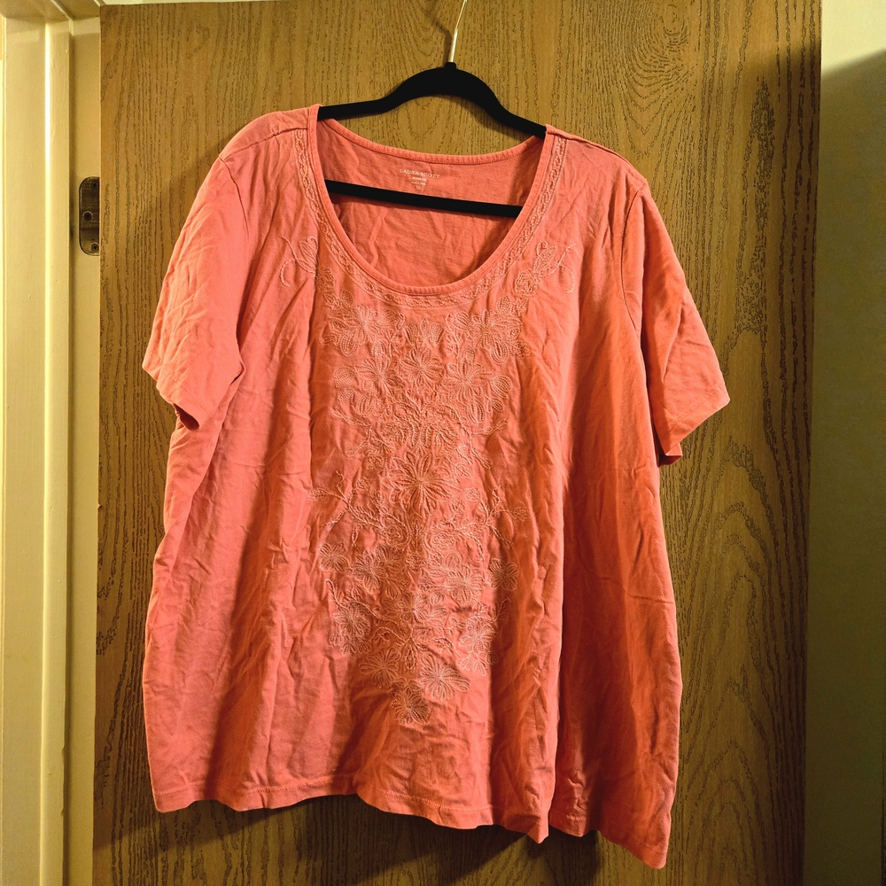 Laura Scott Coral Short Sleeve Tee